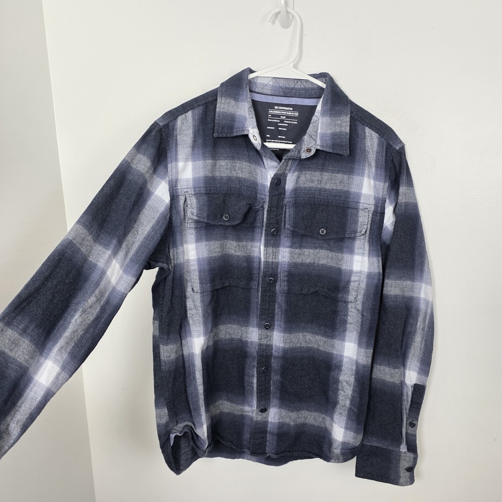 REI Cooperative Navy Gray White Plaid Flannel Button Up Long Sleeve Shirt Size S